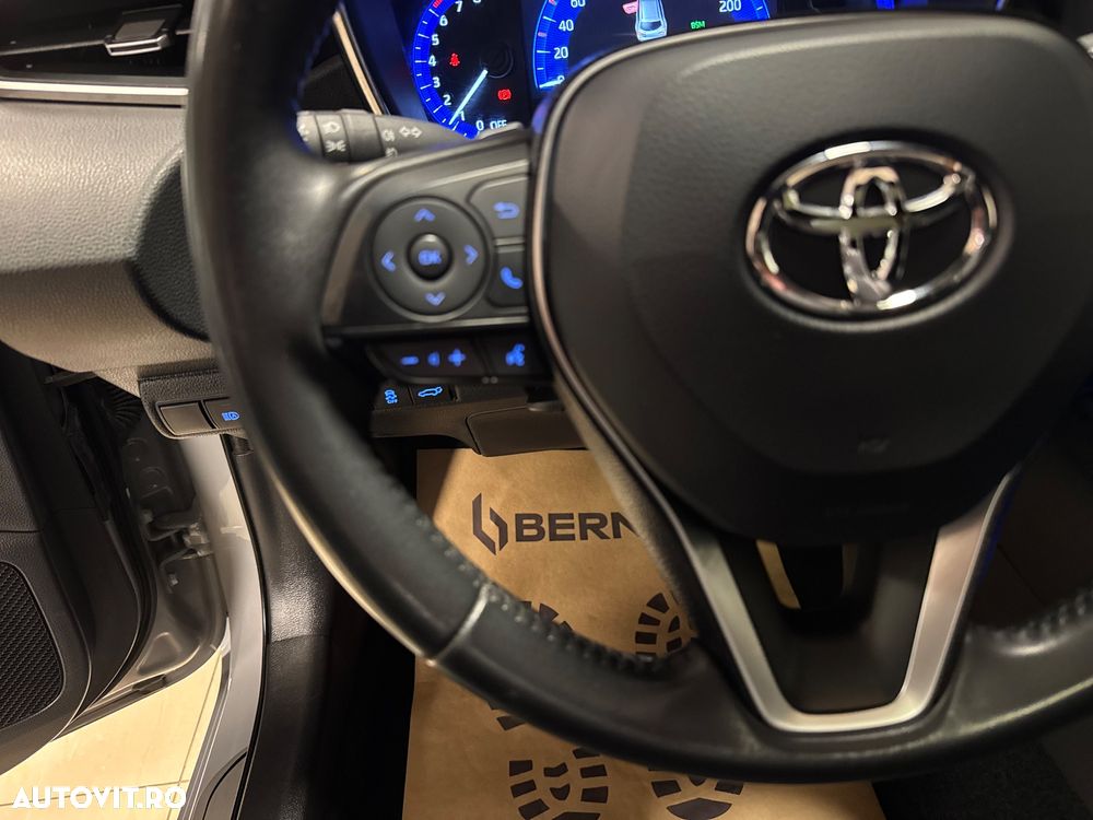 Toyota Corolla 2.0 HSD Exclusive Plus GR Sport Bi-Tone - 26