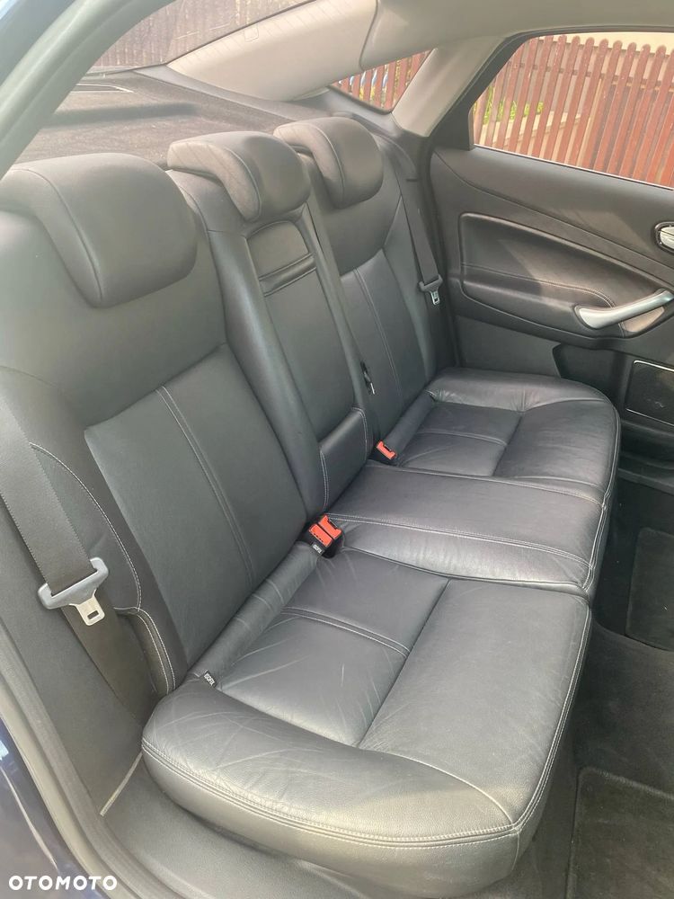 Ford Mondeo 2.0 Ghia - 13