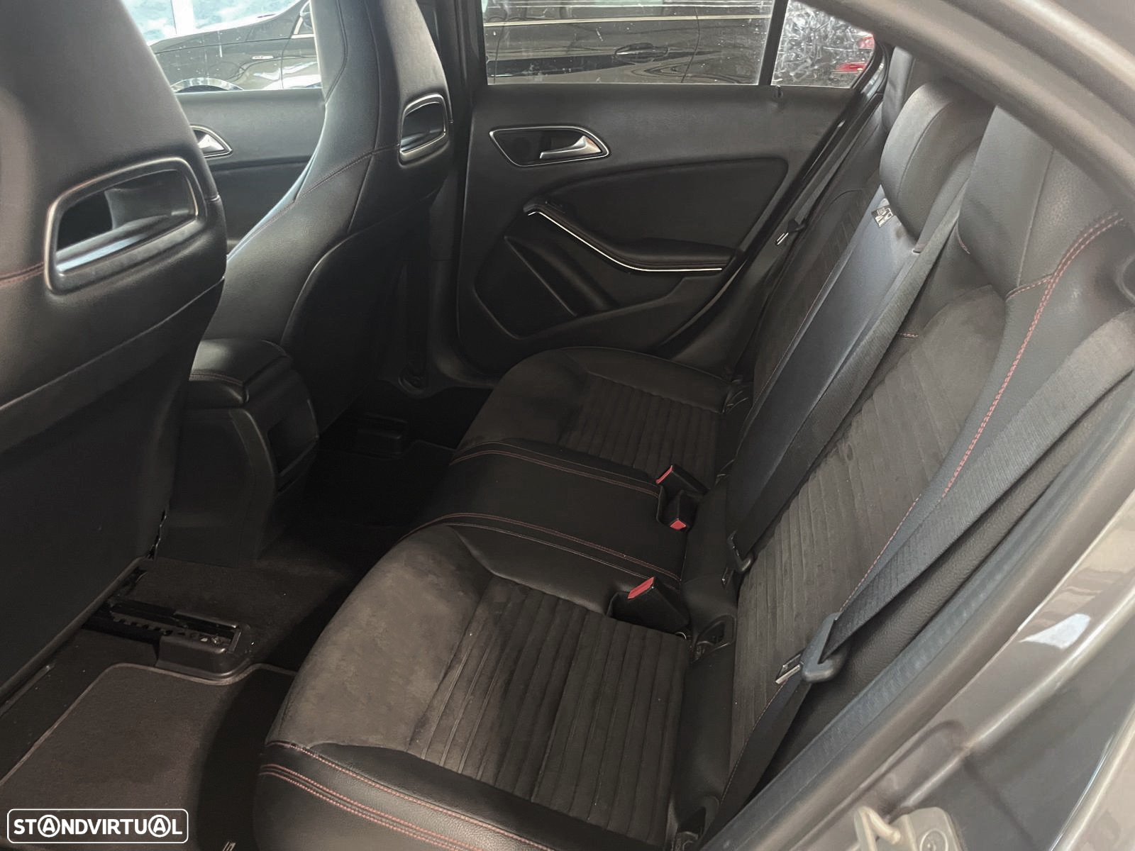 Mercedes-Benz A 180 CDi BE AMG Line - 13