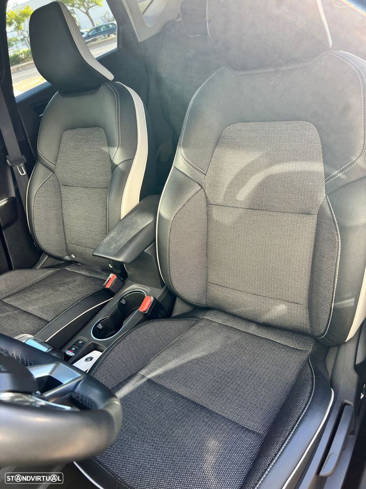Renault Captur 1.0 TCe Techno - 28