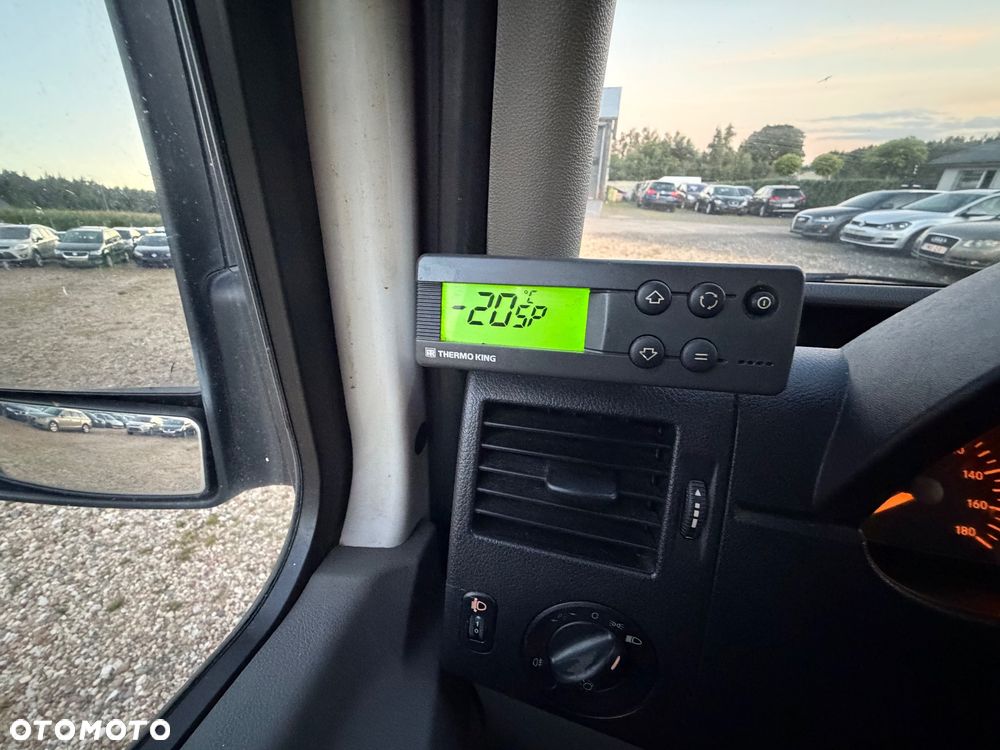 Mercedes-Benz Sprinter - 13