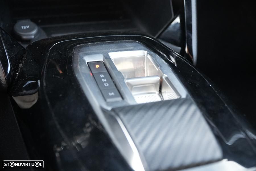 Peugeot 2008 PureTech 130 EAT8 Allure Pack — fotografia 14