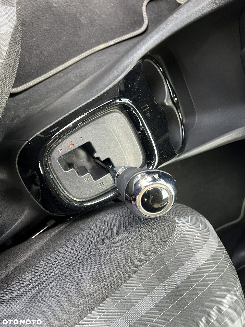 Peugeot 108 - 12