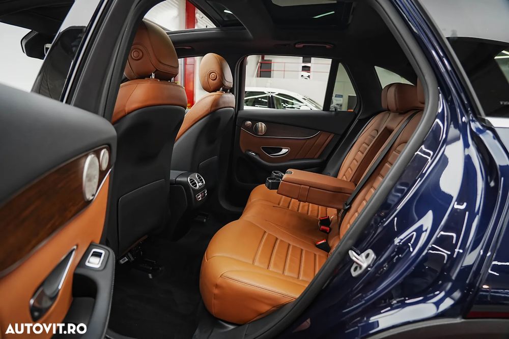 Mercedes-Benz GLC 300 e 4Matic 9G-TRONIC AMG Line Plus - 6