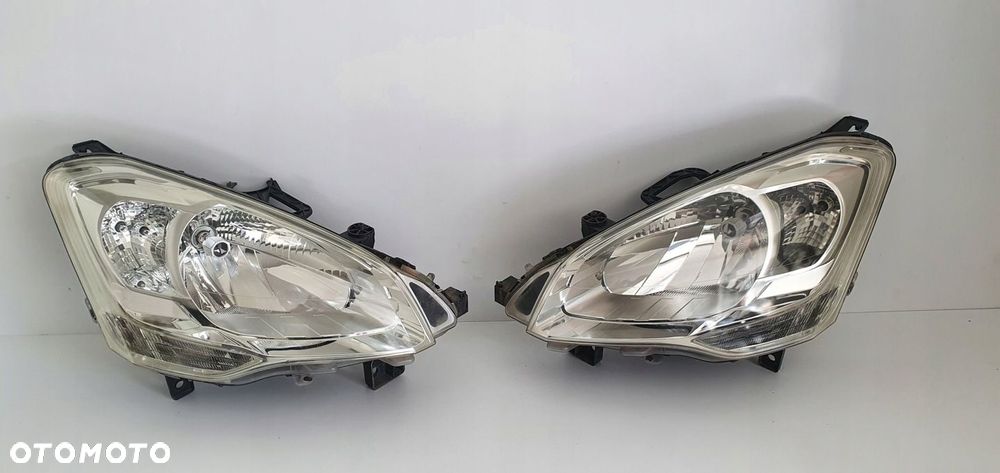 CITROEN BERLINGO III LAMPA PRAWY PRZÓD - 1