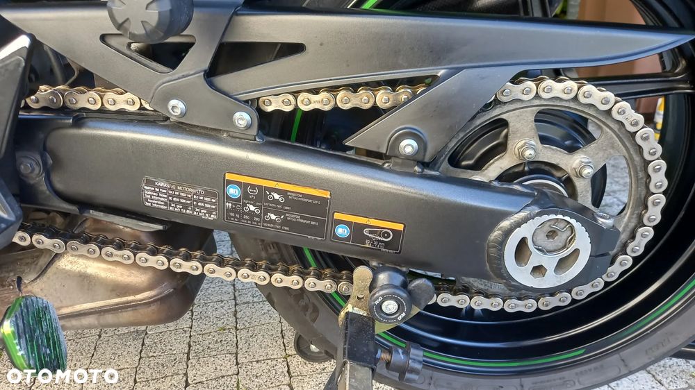 Kawasaki Ninja 1000 SX - 13