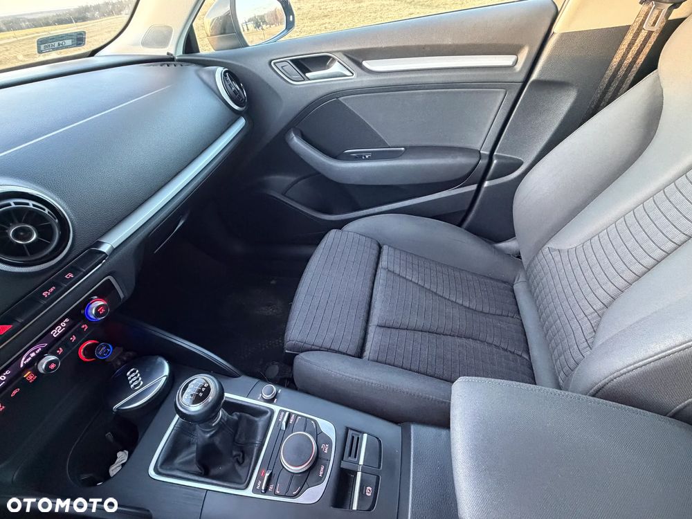 Audi A3 Sportback 1.6 TDI - 14