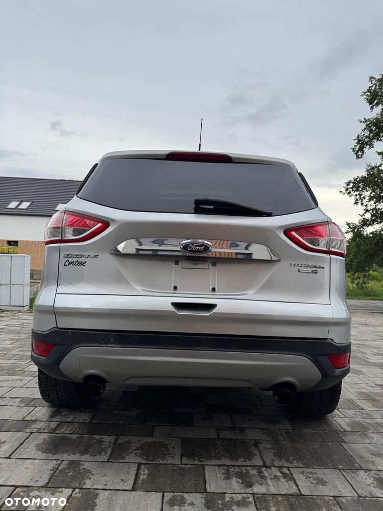 Ford Escape 2.0 EcoBoost AWD Titanium - 4