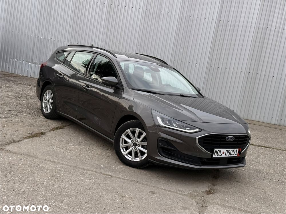 Ford Focus ver-1-5-ecoblue-start--stopp--system-titanium - 2
