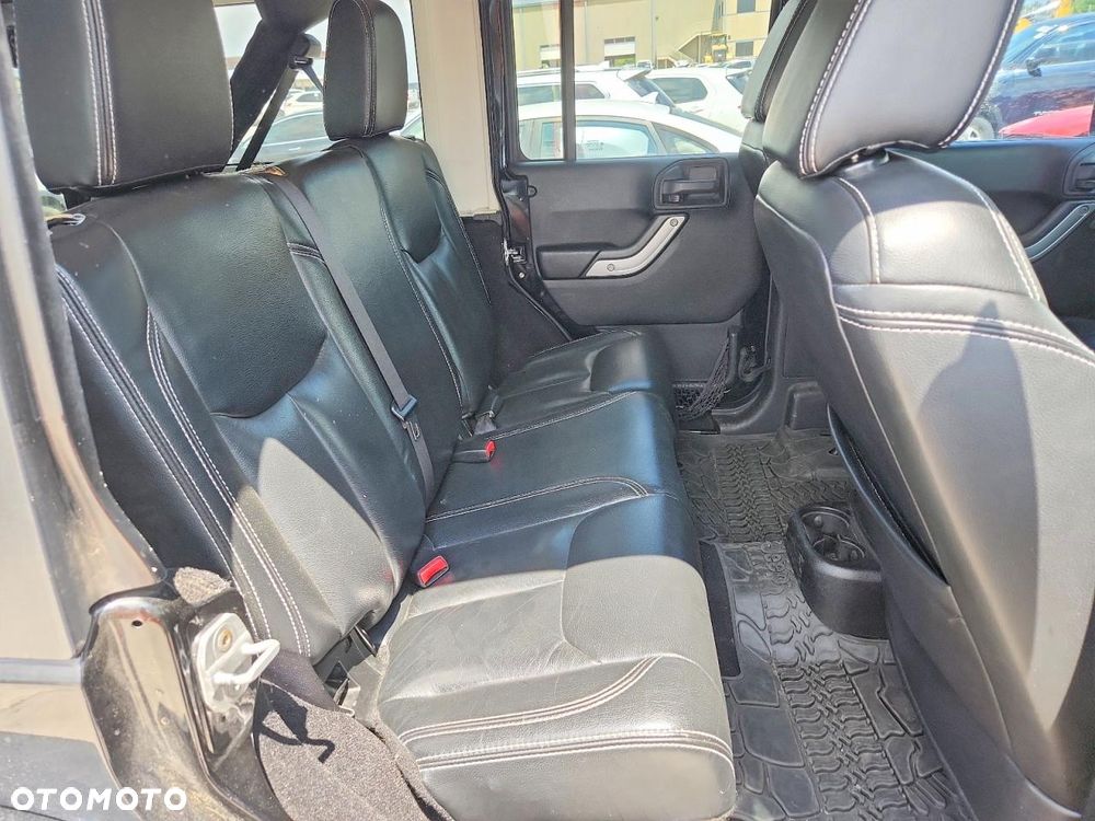 Jeep Wrangler 3.6 Unlim Sahara - 9