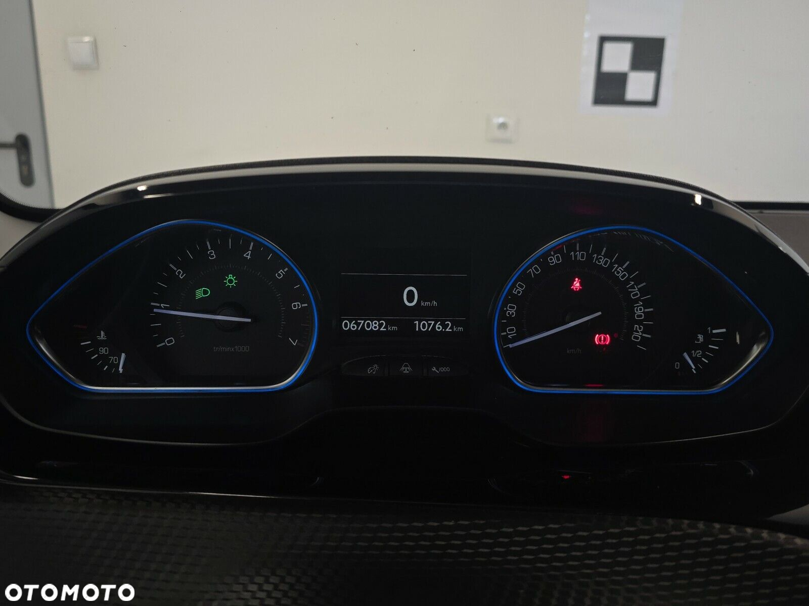 Peugeot 2008 1.2 Pure Tech GPF Allure S&S - 19