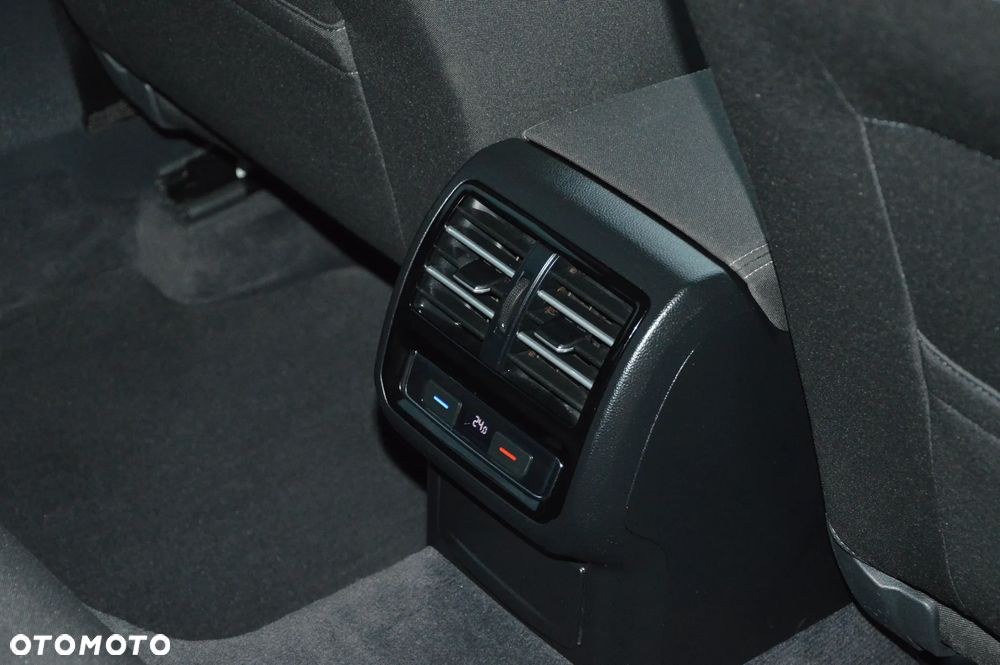 Volkswagen Passat Variant - 35