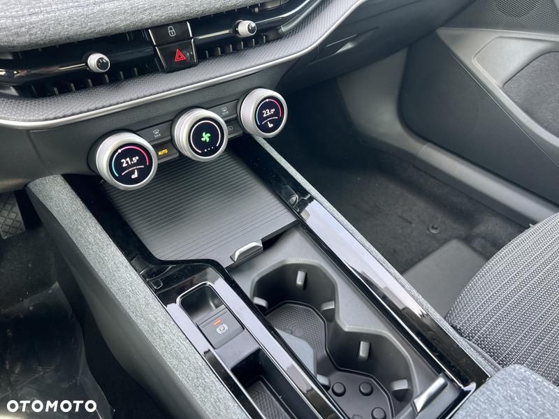 Skoda Superb 1.5 TSI mHEV Selection DSG - 24