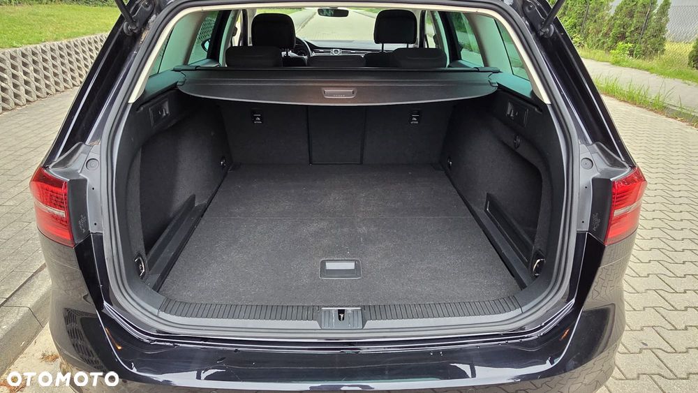 Volkswagen Passat - 16