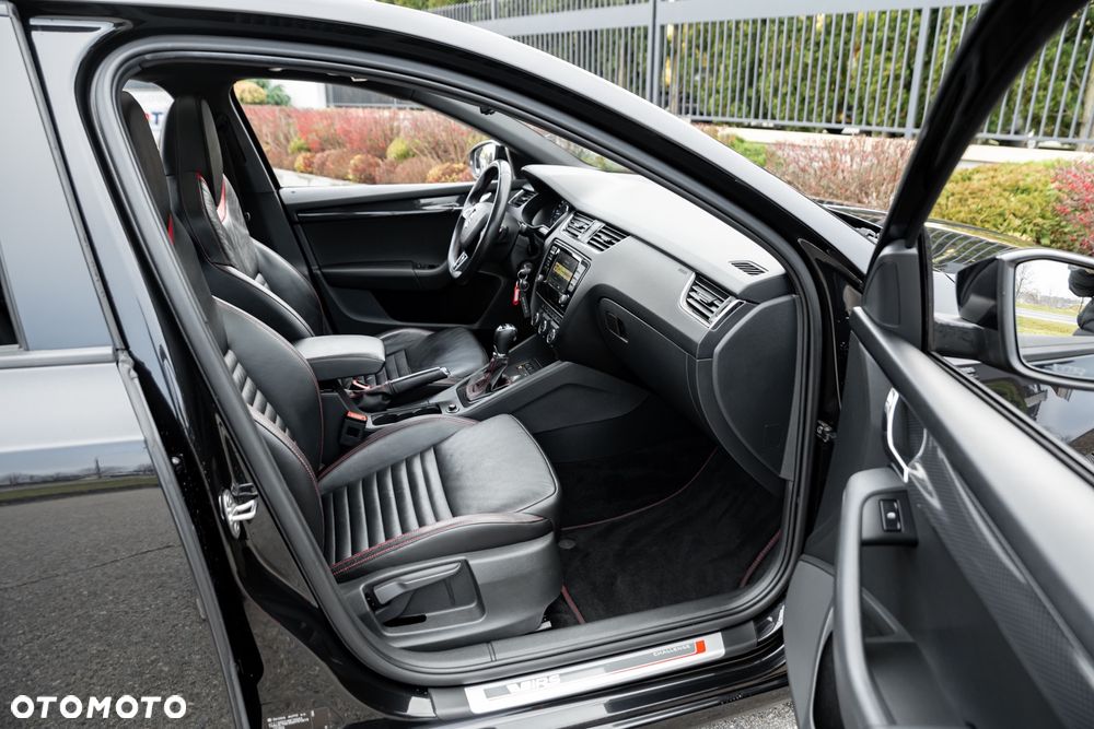 Skoda Octavia 2.0 TDI RS Challenge DSG - 23