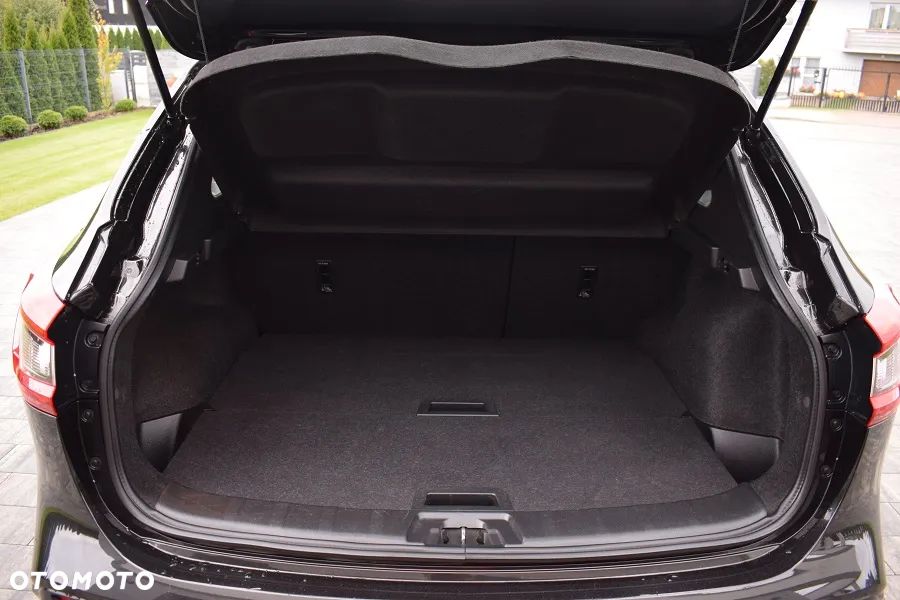 Nissan Qashqai 1.3 DIG-T TEKNA - 10