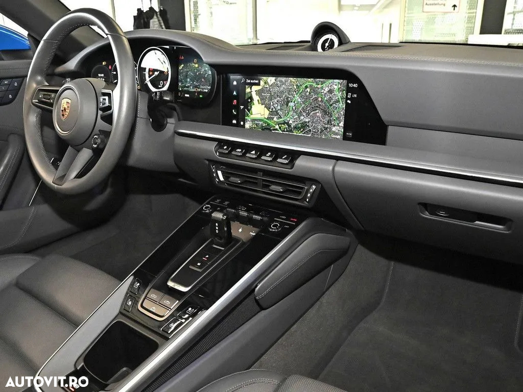 Porsche 911 Carrera 4 PDK - 9