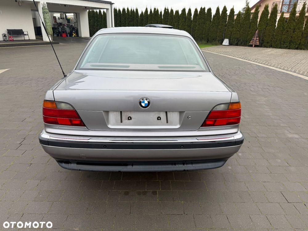 BMW Seria 7 740i - 3