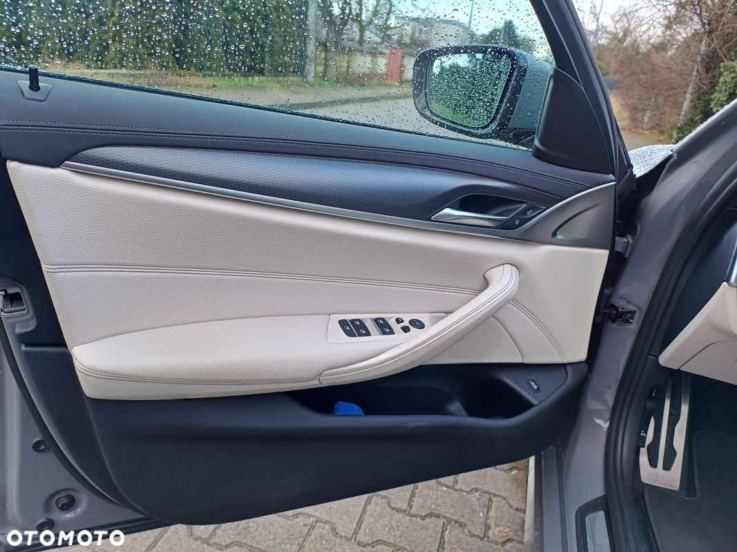 BMW Seria 5 540d xDrive - 10