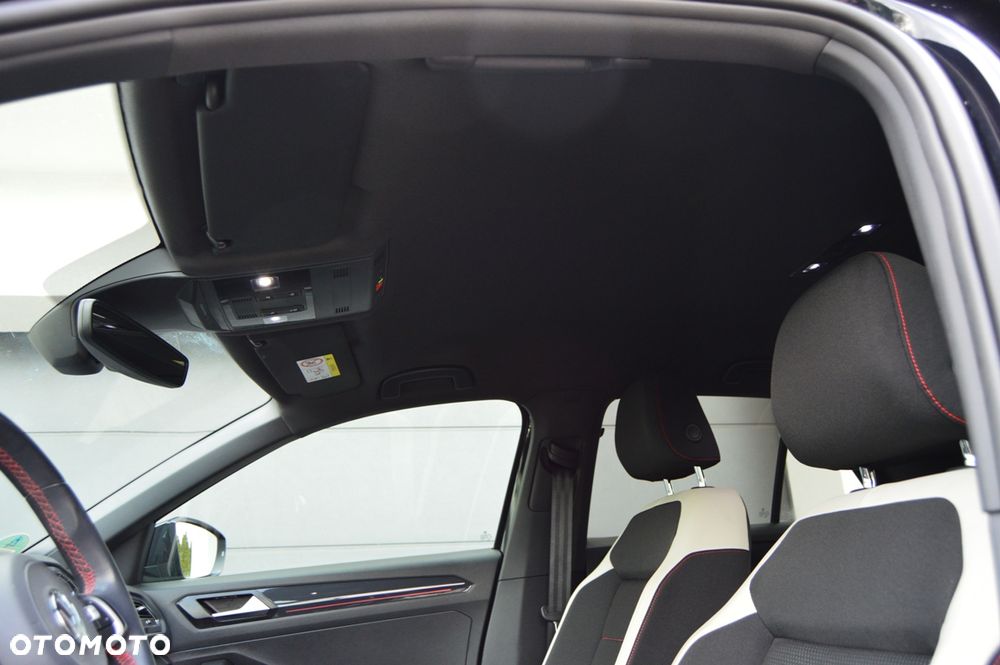 Volkswagen T-Roc - 12