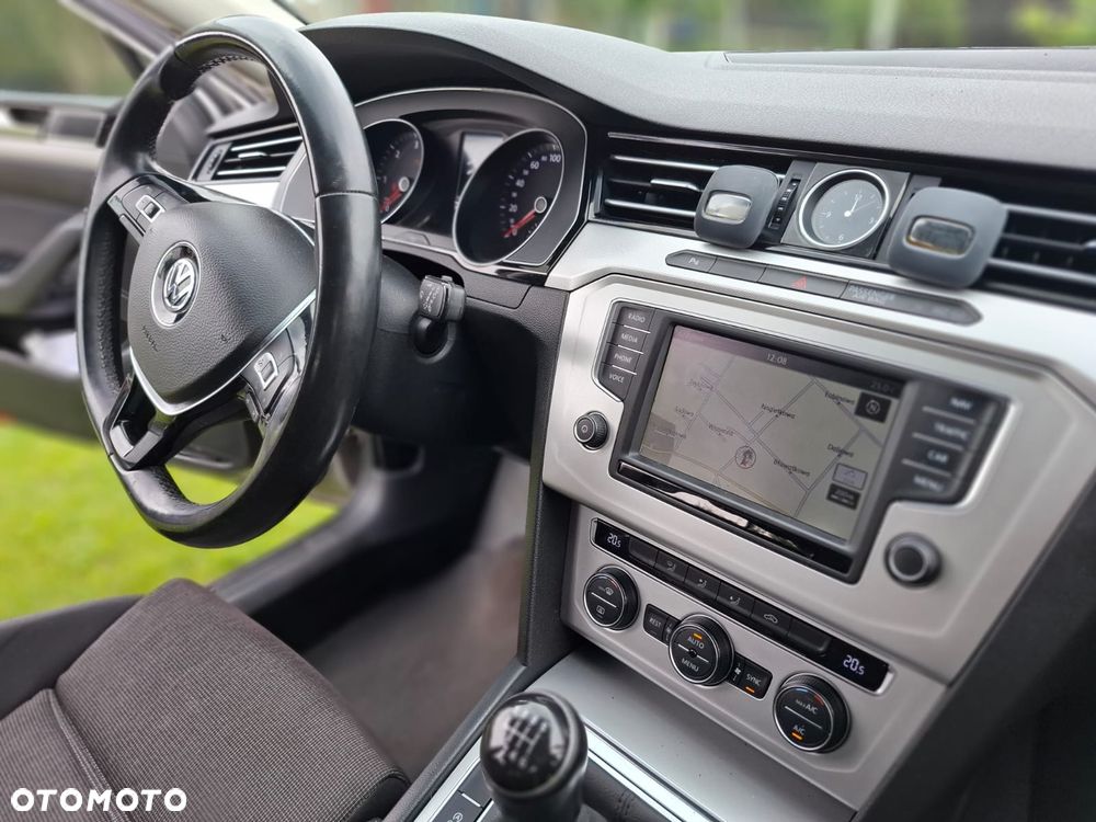Volkswagen Passat 1.6 TDI BMT Comfortline - 3