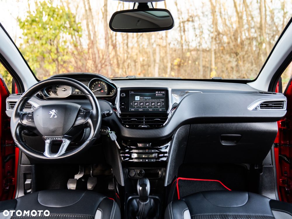 Peugeot 2008 1.6 BlueHDi Allure S&S - 30