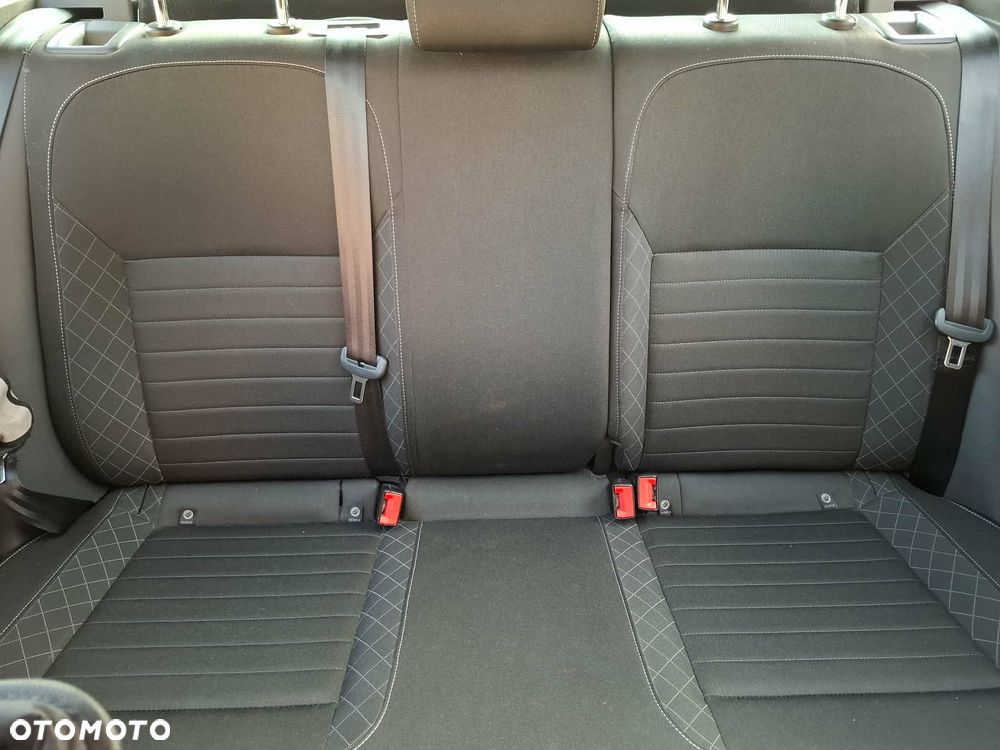 Skoda RAPID Spb 1.0 TSI Style - 10