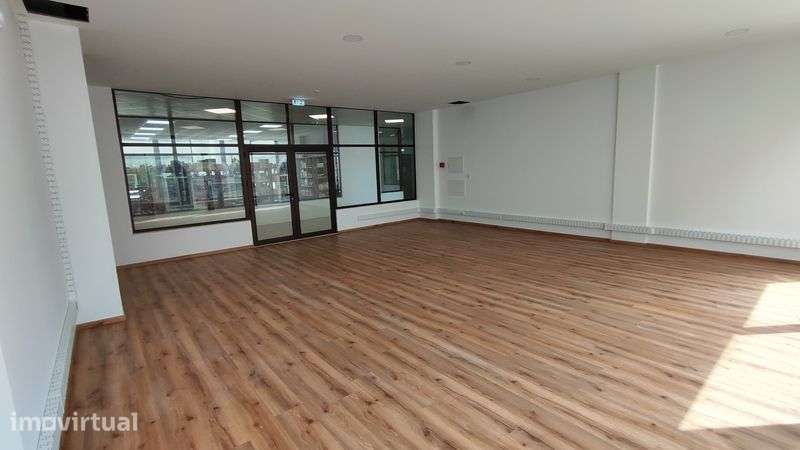 Arrendamento Loja/Escritório - Edifício Bellevue - Figueira da Foz - Grande imagem: 3/9