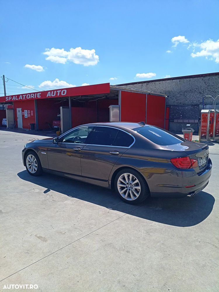 BMW Seria 5 525d xDrive - 8