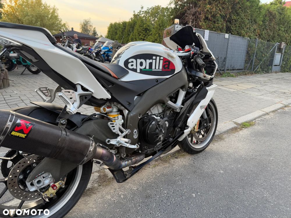 Aprilia RSV - 24