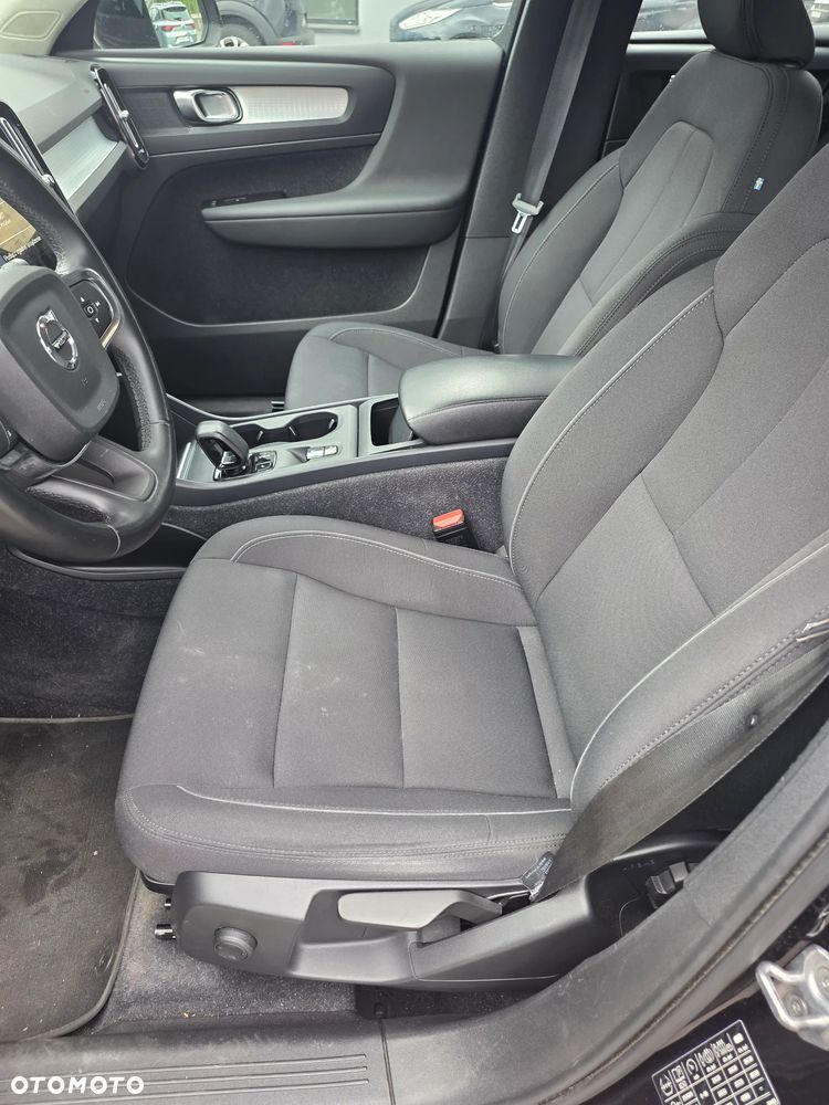 Volvo XC 40 T3 Geartronic Momentum Pro - 9