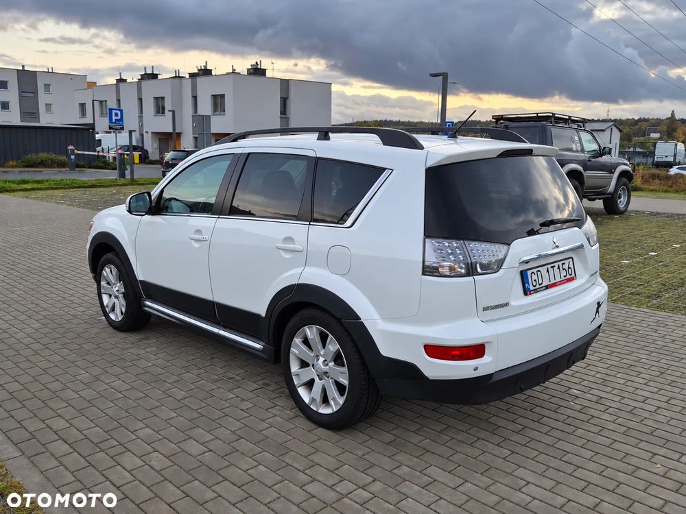 Mitsubishi Outlander 2.4 4WD CVT Intense - 2