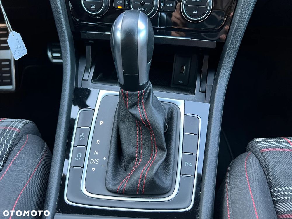 Volkswagen Golf GTI 2.0 TSI OPF DSG Performance - 14