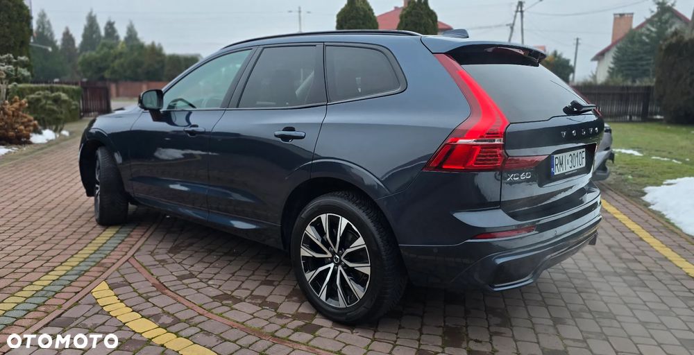 Volvo XC 60 B5 B AWD Plus Dark - 11
