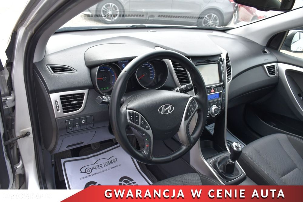 Hyundai i30 1.6 CRDi Fifa World Cup Edition - 12