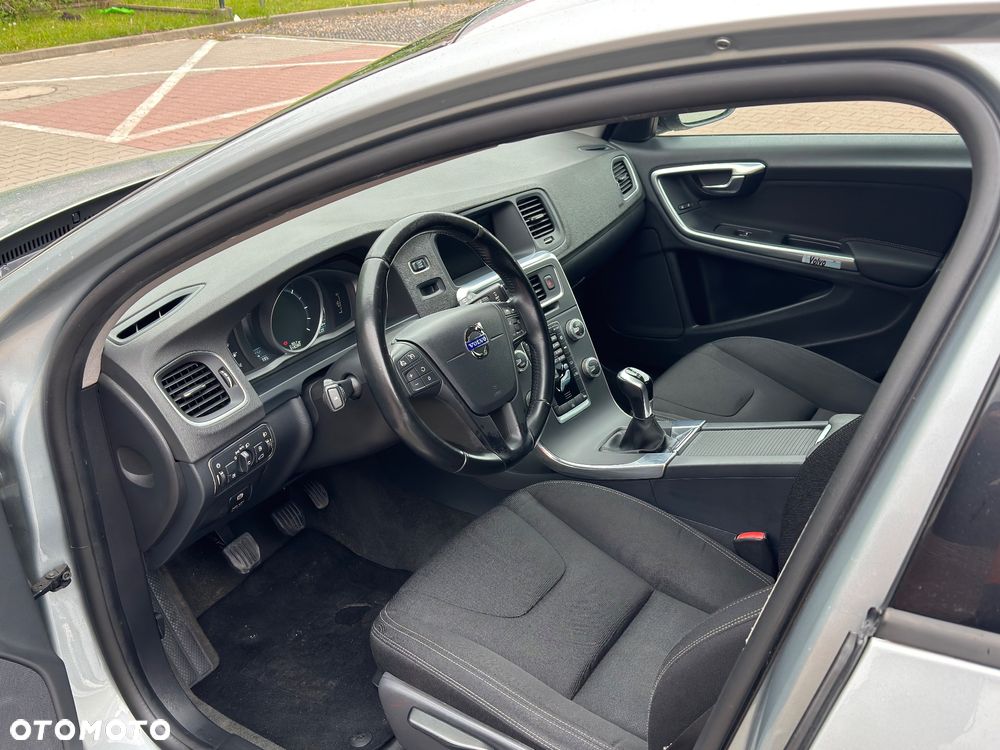 Volvo V60 D4 Kinetic - 17