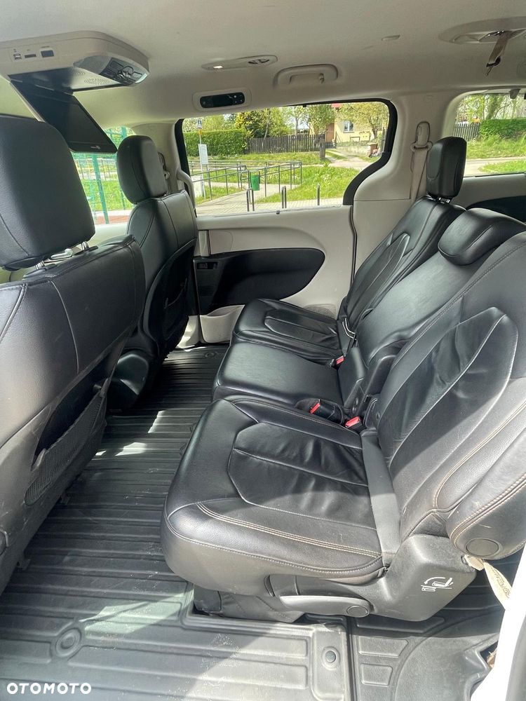 Chrysler Pacifica - 9