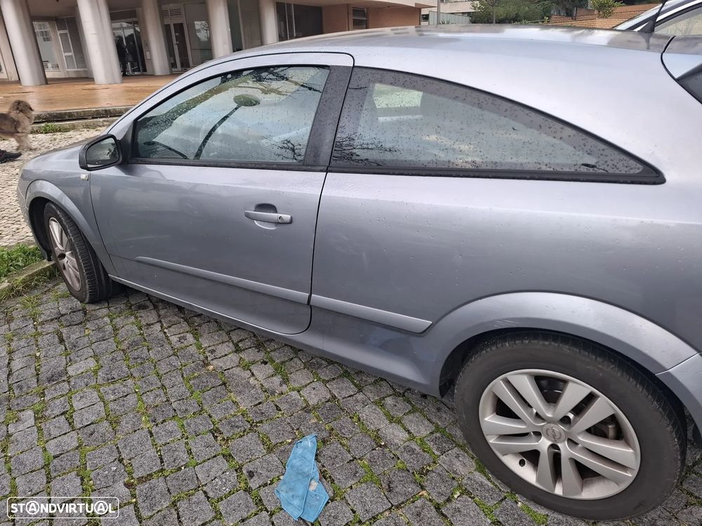 Opel Astra GTC 1.7 CDTI - 4