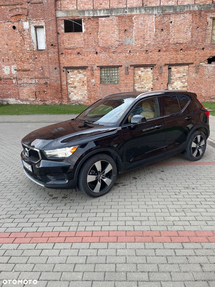 Volvo XC 40 T5 AWD Momentum - 2