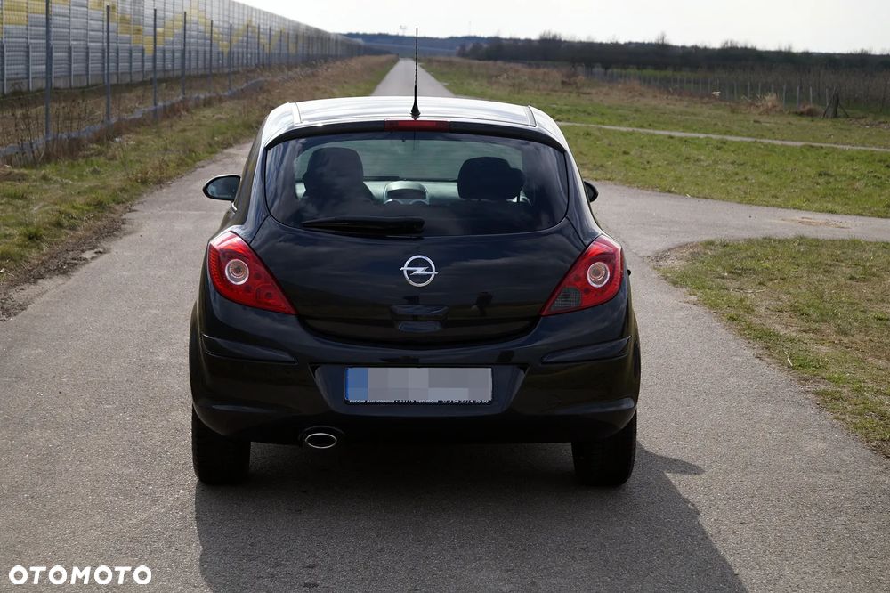 Opel Corsa 1.4 16V Cosmo - 12