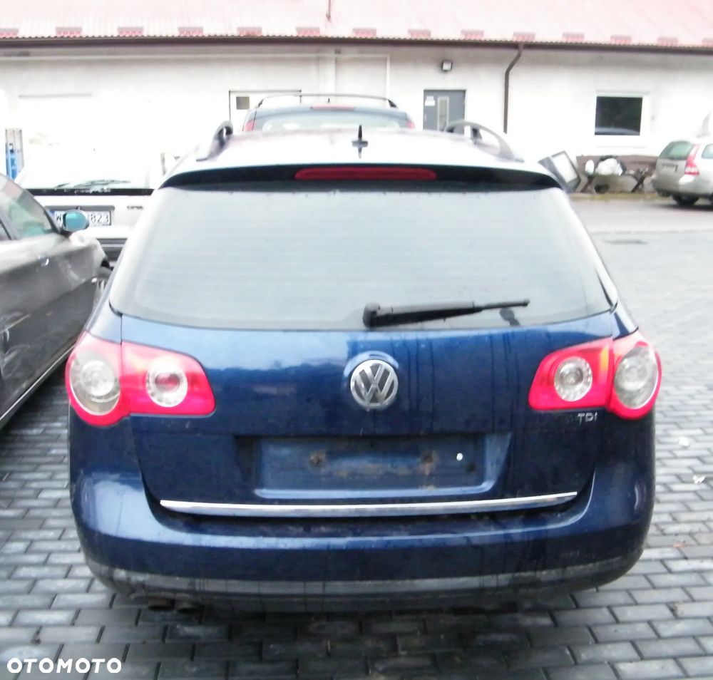 Volkswagen Passat B6 (05-10r.) 2.0 TDI 140KM. Silnik BMP Skrzynia HDV lakier LD5Q.Cały na części. GWARANCJA !!!  Przód Tył Zestaw Komplet Drzwi Klapa Zderzak Błotnik Maska Grill Atrapa Szyba Pas Lampa Lusterko Boczki Fotel Kanapa Kokpit Deska Rozdzielcza Przełącznik Włącznik Sterownik Przewody Wiązka Instalacja Moduł Komputer Czujnik Listwa Pompa Alternator Wtryski Głowica Rozrusznik Kompresor Sprzęgło Dwumas Silnik Skrzynia ABS Klimatyzacji Paliwa Wspomagania Kolektor Turbina Przepustnica Zawór Chłodnica Koło Hak Belka Sanki Zawieszenie Mcpherson Półoś Amortyzator Wydech Tłumik Zacisk Most - 5