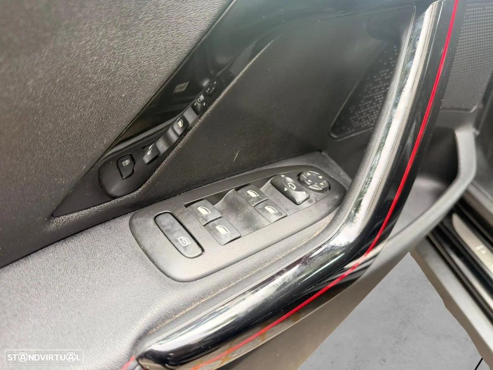 Peugeot 2008 1.2 PureTech GT Line EAT6 - 12