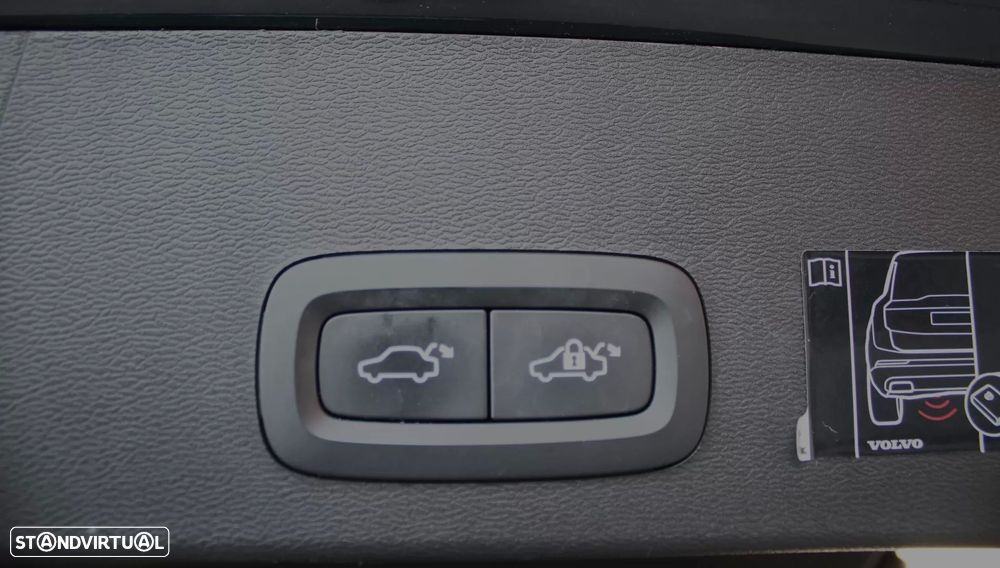 Volvo XC 40 Recharge Plus - 8