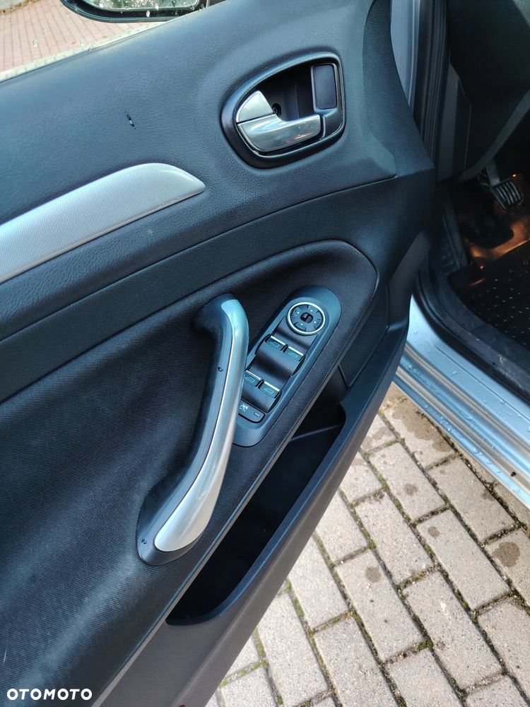 Ford Mondeo - 27