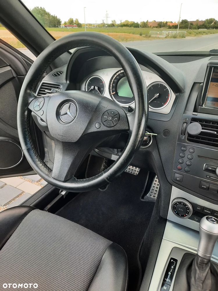 Mercedes-Benz Klasa C 220 CDI DPF Automatik Avantgarde - 24