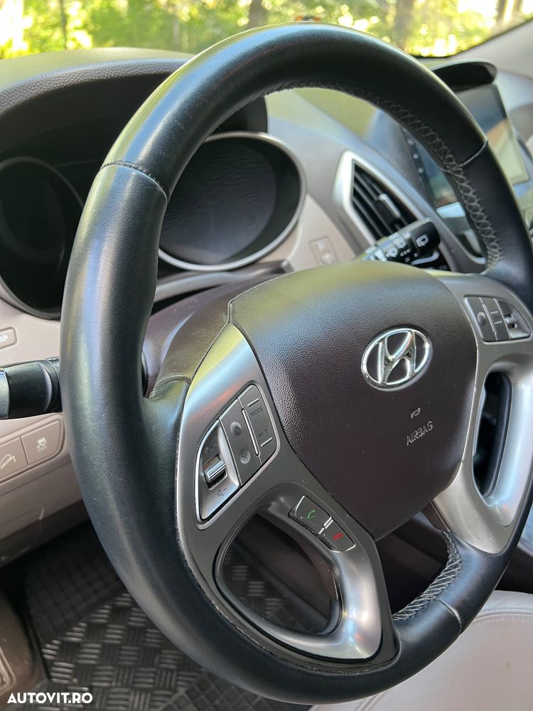 Hyundai ix35 2.0 CRDI High 4WD GLS Aut. Style HEAT+ - 11