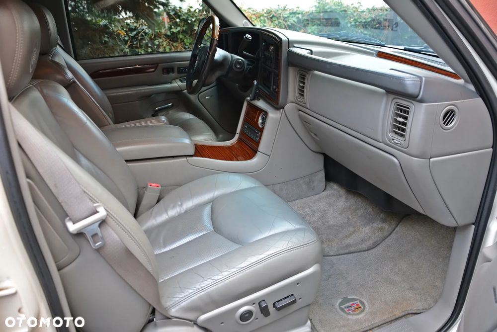 Cadillac Escalade - 18