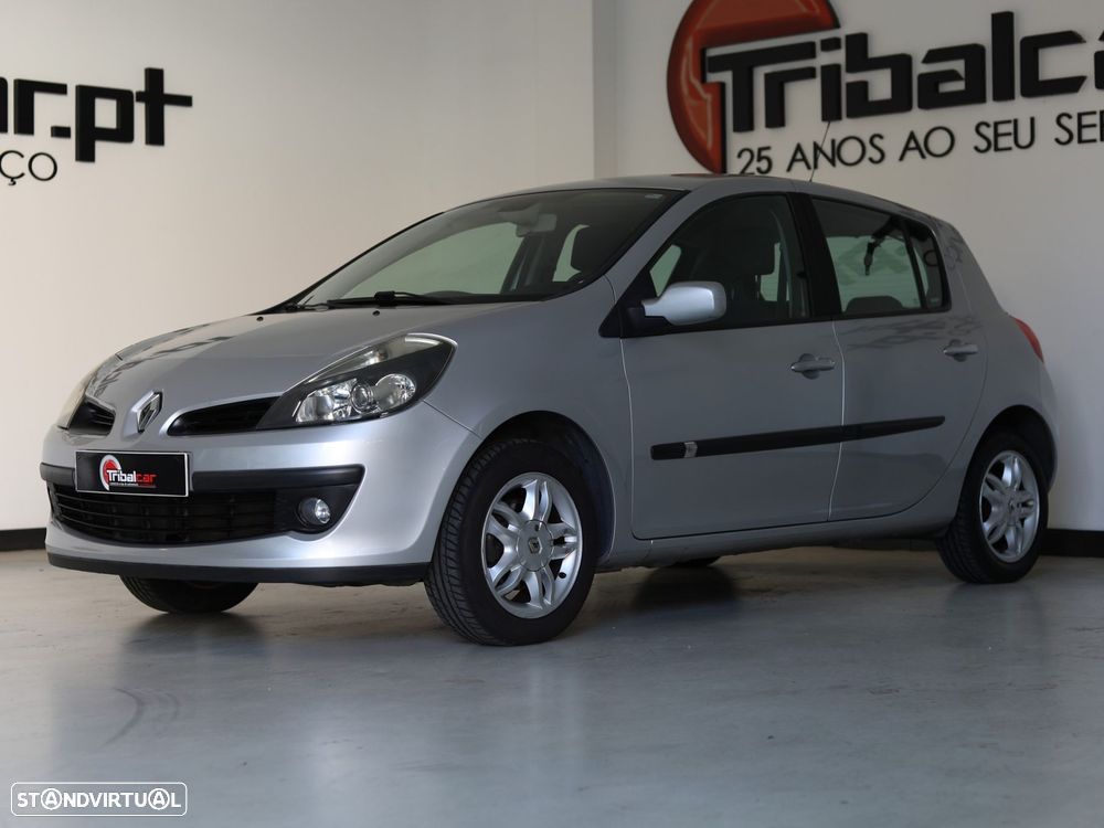 Renault Clio 1.2 16V Confort - 9