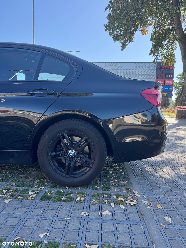 BMW Seria 3 318i - 13