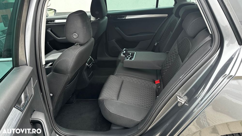 Skoda Superb Combi 2.0 TDI DSG Premium Edition - 16